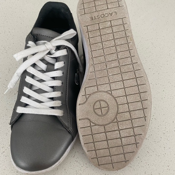 Lacoste casual sneakers EUC - Picture 5 of 5